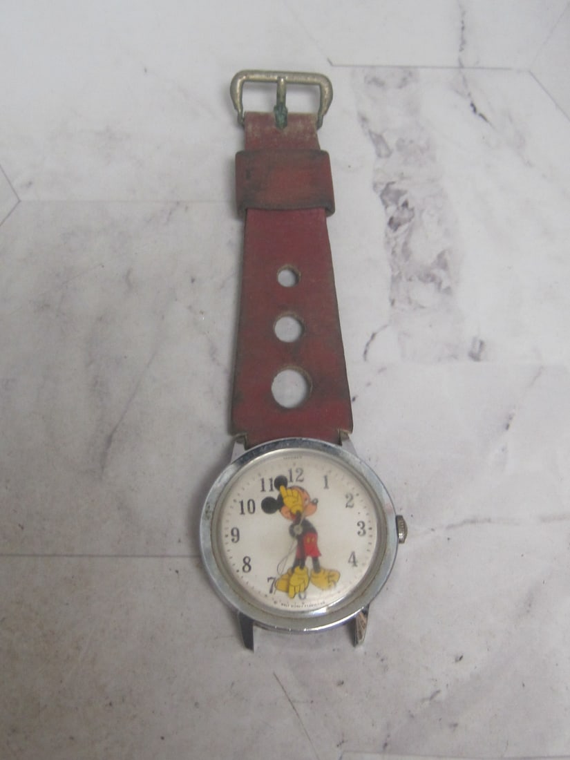 Vintage Timex Mickey Mouse Watch: Part of band missing 