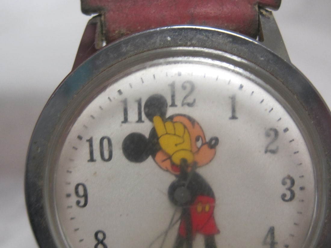 Vintage Timex Mickey Mouse Watch - 3