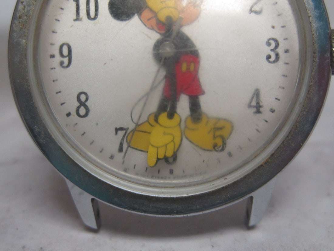 Vintage Timex Mickey Mouse Watch - 4