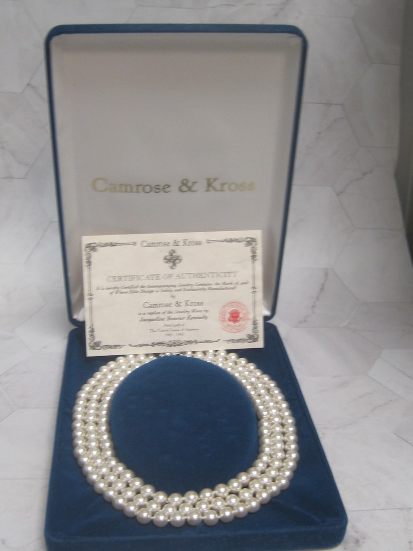 Camrose & Kross Jacqueline Bouvier Kennedy Replica Necklace in Case: With Certificate of Authenticity 