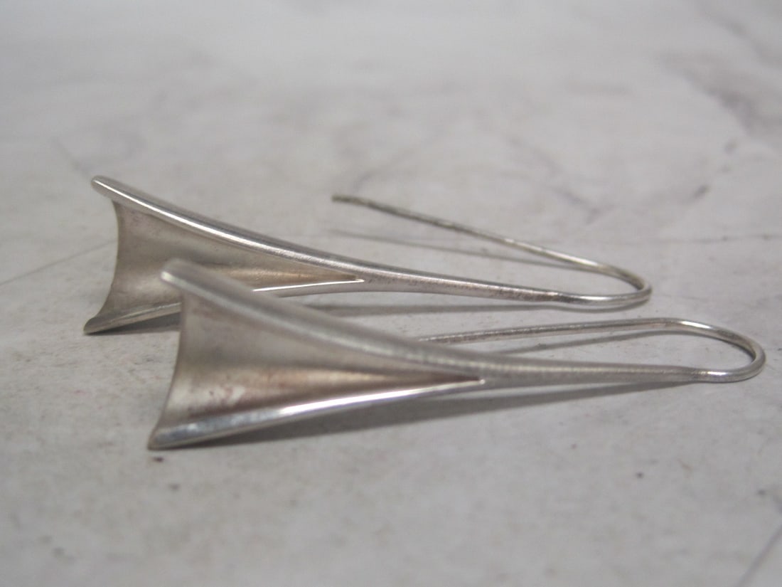 Sterling Silver Modern Triangular Design Earrings: Weighs 8.5 grams 
