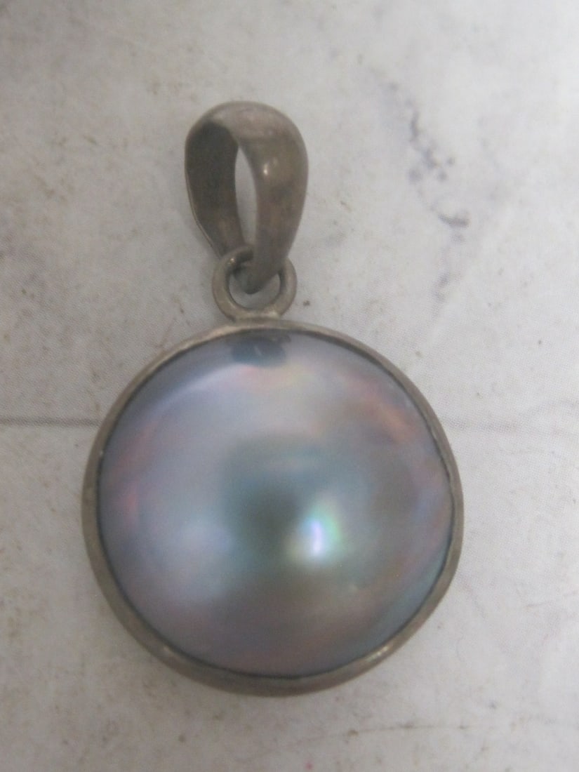 Sterling Silver Pearl Pendant: . 