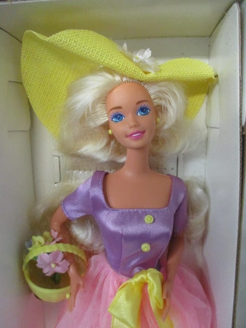 Avon Exclusive 1995 1st in Series Spring Blossom Barbie - 4