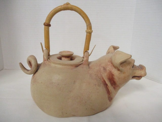 Matte stoneware Pig Teapot w/Bamboo Handle - 4