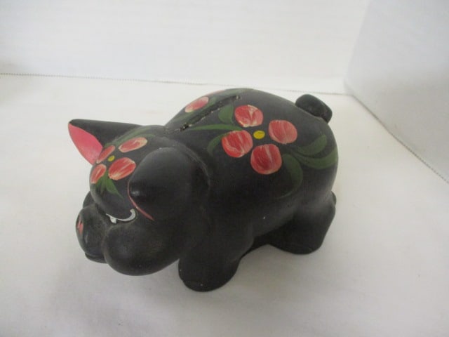 Black & White Pig Figurines & Pig Lamp - 8