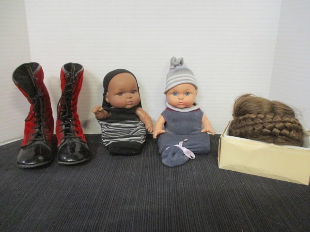 2 Dolls, Doll/Kids Boots, NIB Doll Hair: . 