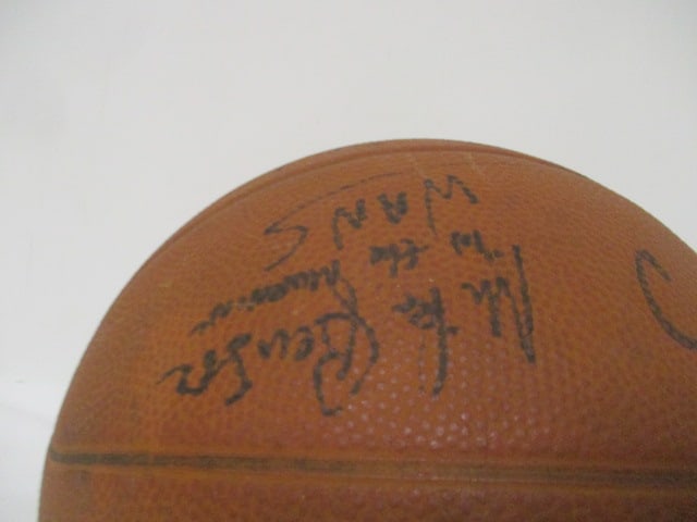 Spalding Harlem Globetrotters Autographed Basketball - 3
