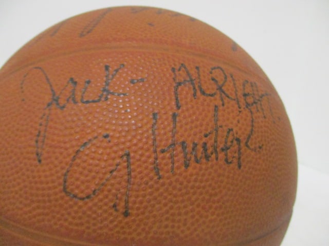 Spalding Harlem Globetrotters Autographed Basketball - 7