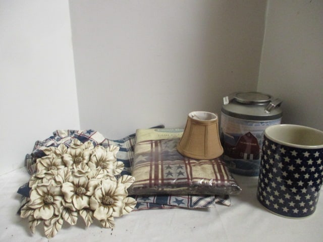 Utensil Holder, Blue/White Cloth Napkins,Placemats, etc.: See all pictures 