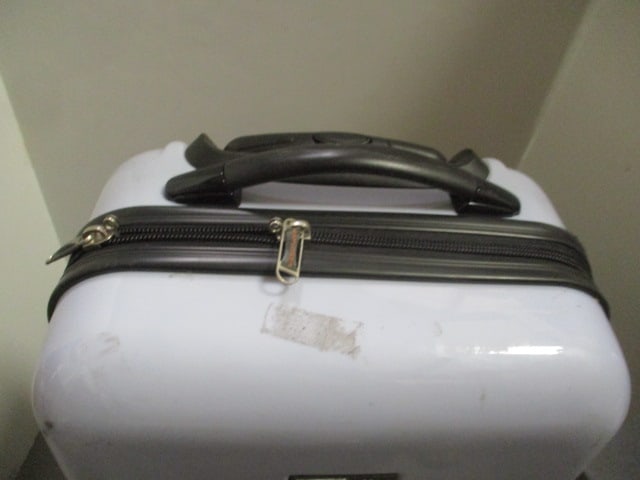 Polar Bear Med. Size Rolling Suit case National Geographic - 3