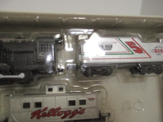 Revell Kellogg's Iron Man Terry Labonte Train Set - 5