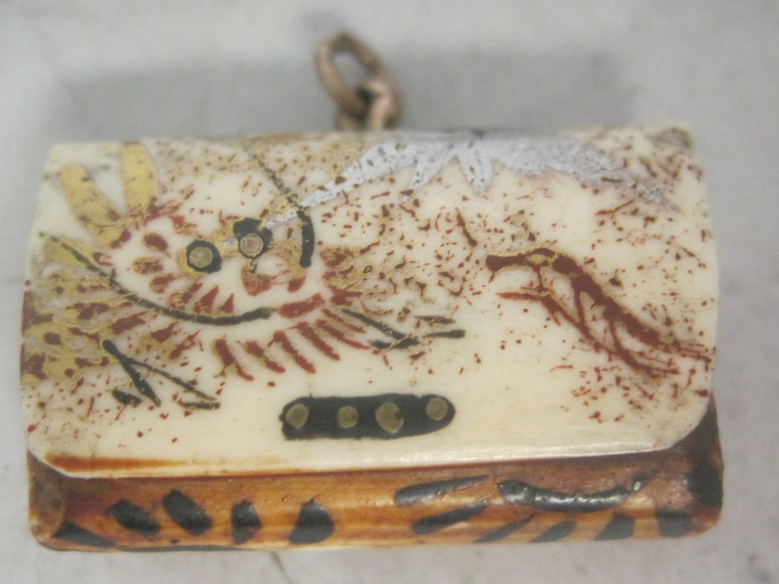 Japanese Ornate Carved Figural Purse Pendant - 2