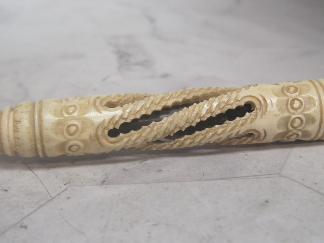 Victorian Carved Dip Pen or Fountain Pen in Elaborate Case - 2