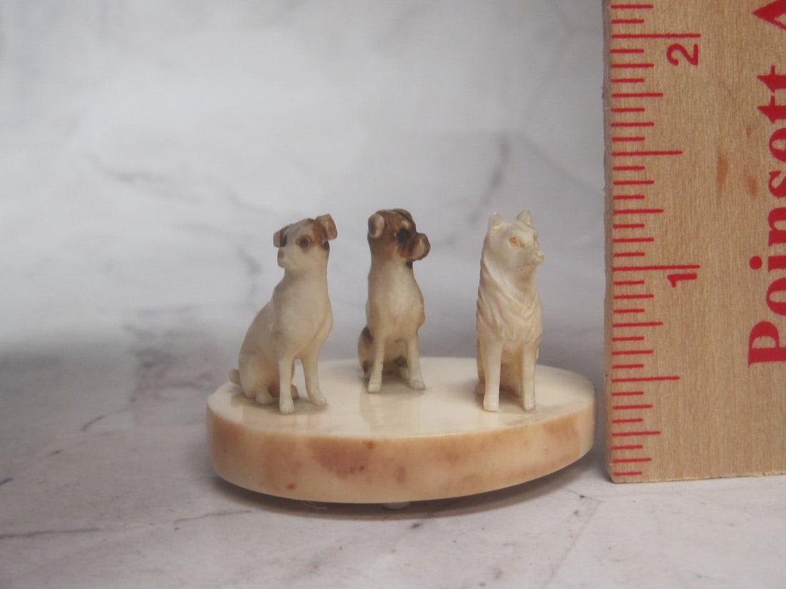 Wonderful Carved Figural Dog Group - 7