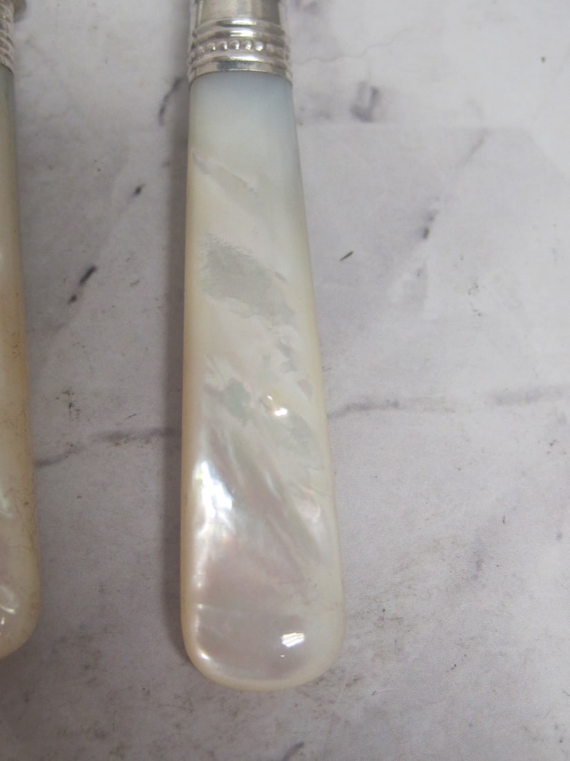 Lot of 2 English Serving Pieces with Mother of Pearl Handles - 4