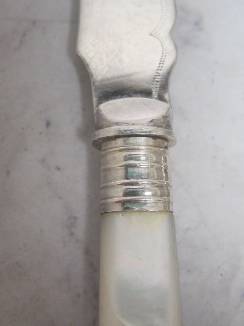 Lot of 2 English Serving Pieces with Mother of Pearl Handles - 6