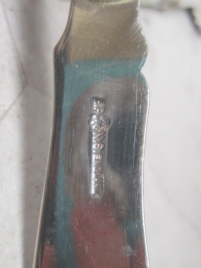 Lot of 2 English Serving Pieces with Mother of Pearl Handles - 8