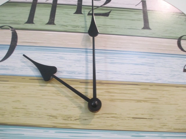 Colorful Quartz Wall Clock - 4