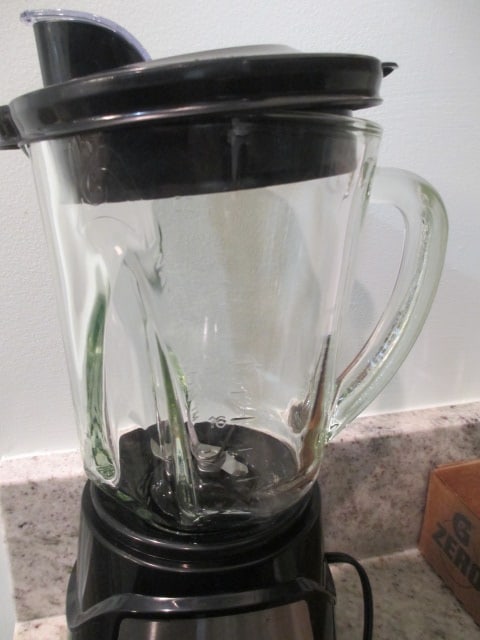 Hamiliton Beach Blender with Pour Spout Lid - 2