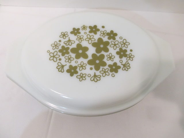 Vintage Pyrex "Spring Blossom Crazy Daisy" Covered Casserole - 2