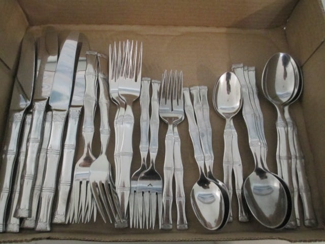 34 Pieces of Cambridge Bamboo Design Handle Stainless Flatware: . 