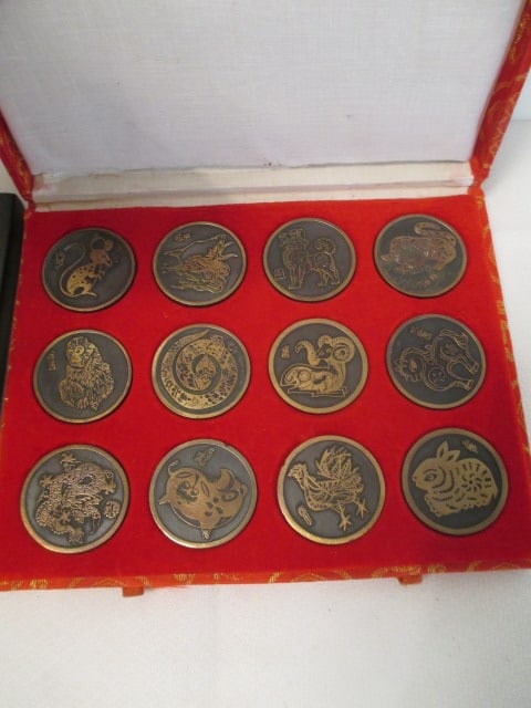 Geisha Doll, Chinese Zodiac Medallion Set and Polymer Clay Geisha Figures - 7