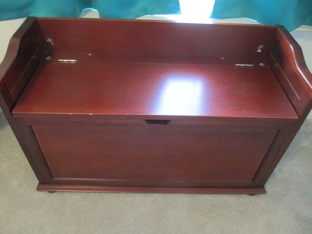 Mahogany Finish Storage Bench/Toy Box with Bun Feet: 35 3/4" x 14 1/2" x 22 1/2", left hinge screws are loose and need glue/filler, Local Pickup Only 