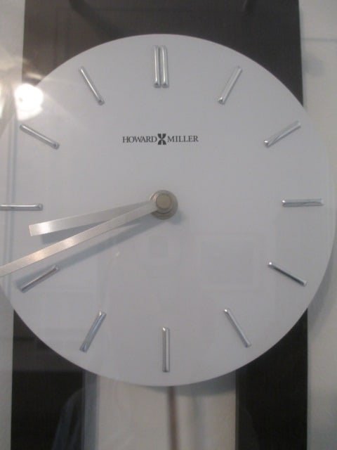 Howard Miller Contemporary Modern Style Quartz Wall Clock - 2