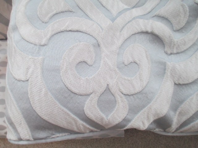 J. Queen New York Queen Size Bedding Ensemble - 4