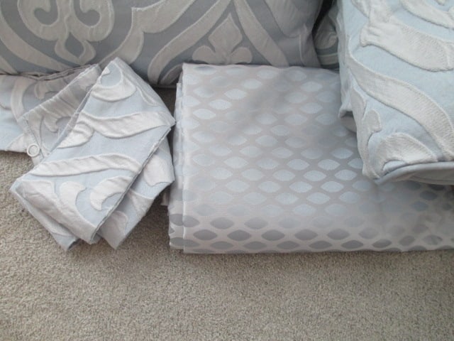 J. Queen New York Queen Size Bedding Ensemble - 7