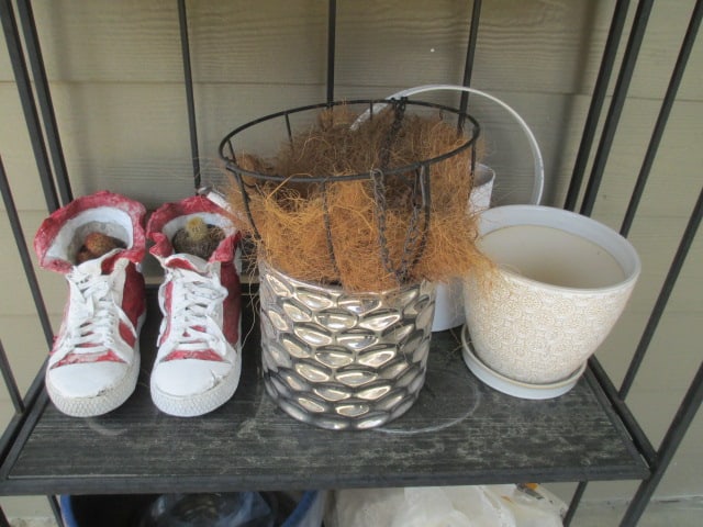 Black Metal 3 Tier Plant Stand, Planter and Flower Pots - 3