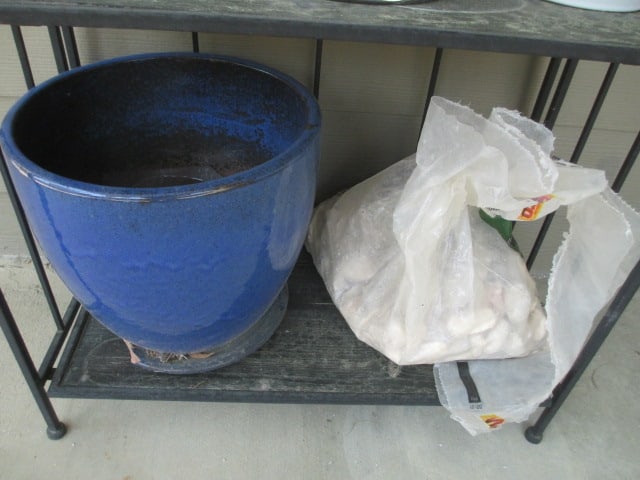 Black Metal 3 Tier Plant Stand, Planter and Flower Pots - 4