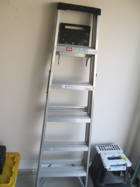 Keller 6' Model 926 Aluminum A Frame Step Stool: 225 pound capacity, Local Pickup Only 