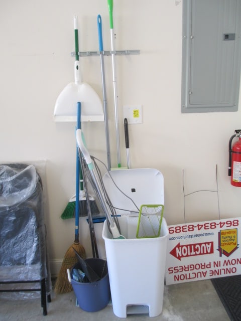 Cleaning Supplies-Brooms, Dust Pans, Swiffer Sweeper, Shark Steam Floor Cleaner,: Rubbermaid Floor Cleaner with Reuseable Pads, Sterilite Foot Pedal Trash Can, etc. Local Pickup Only 
