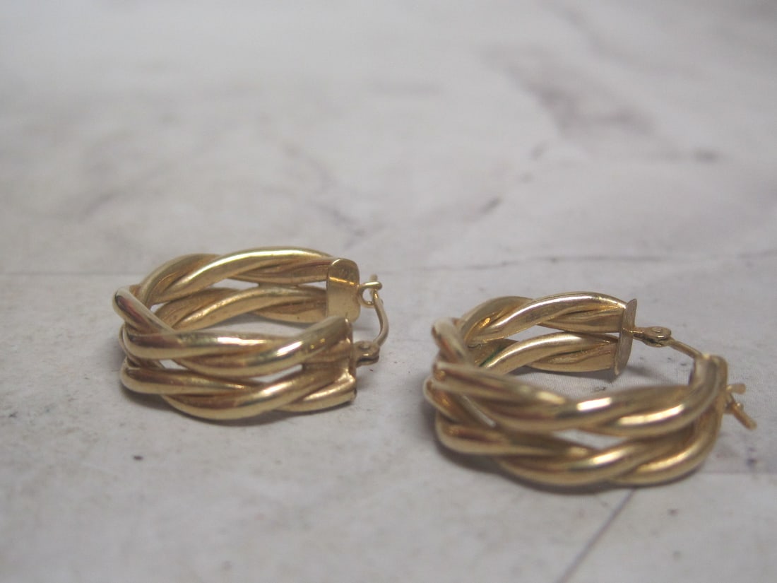 14k Gold Double Braided Hoop Earrings: Weighs 2 grams 