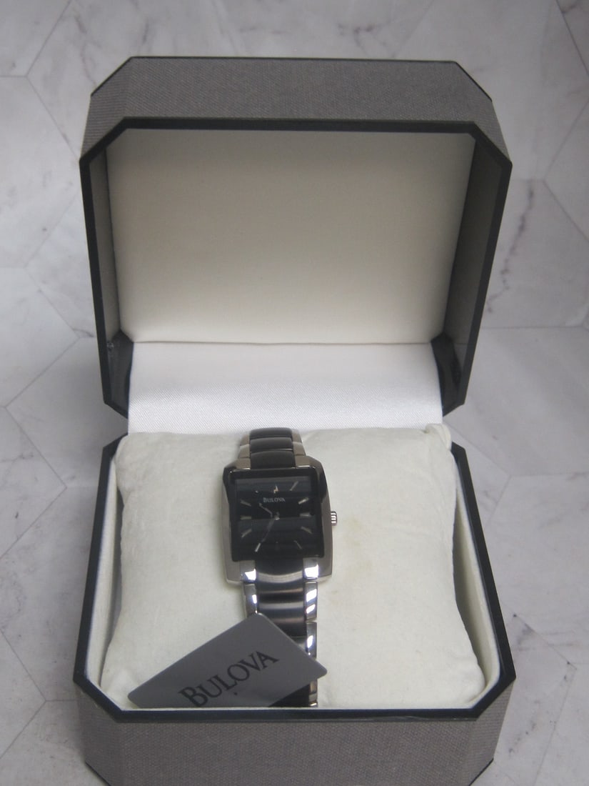 Bulova Watch in Box: Runs, New battery. #C960895 Serial # 13501665 