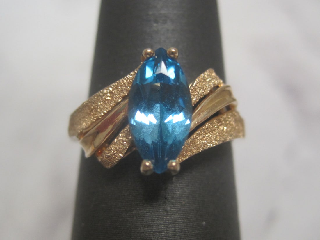 14k Gold Aquamarine Marquise Ring: Weighs 3 grams. Size 5 
