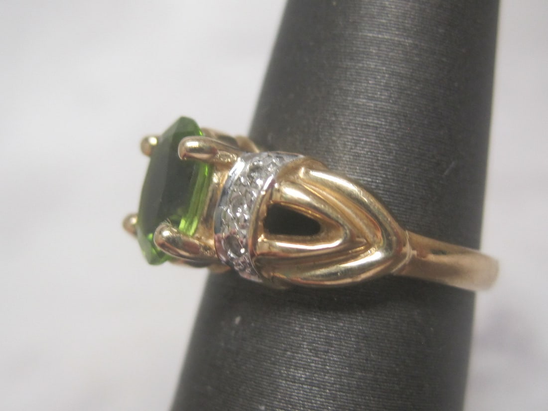 14k Gold Vintage Peridot & Diamond Ring - 2
