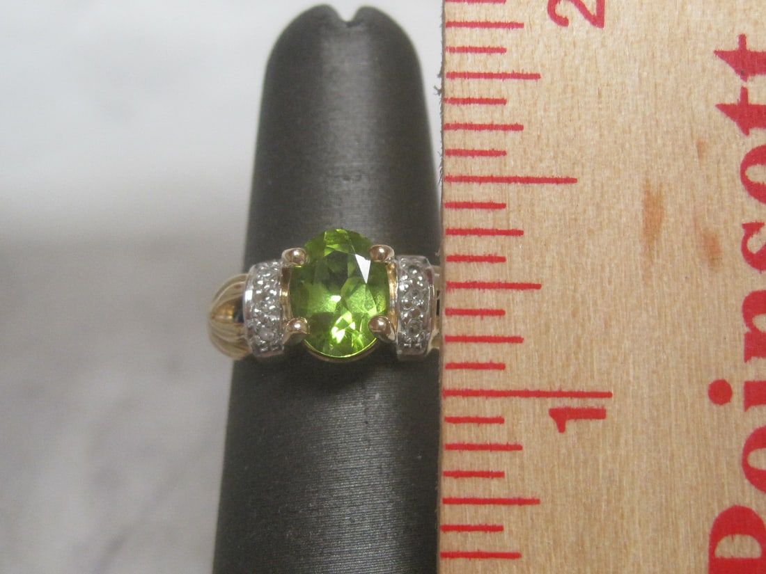 14k Gold Vintage Peridot & Diamond Ring - 4