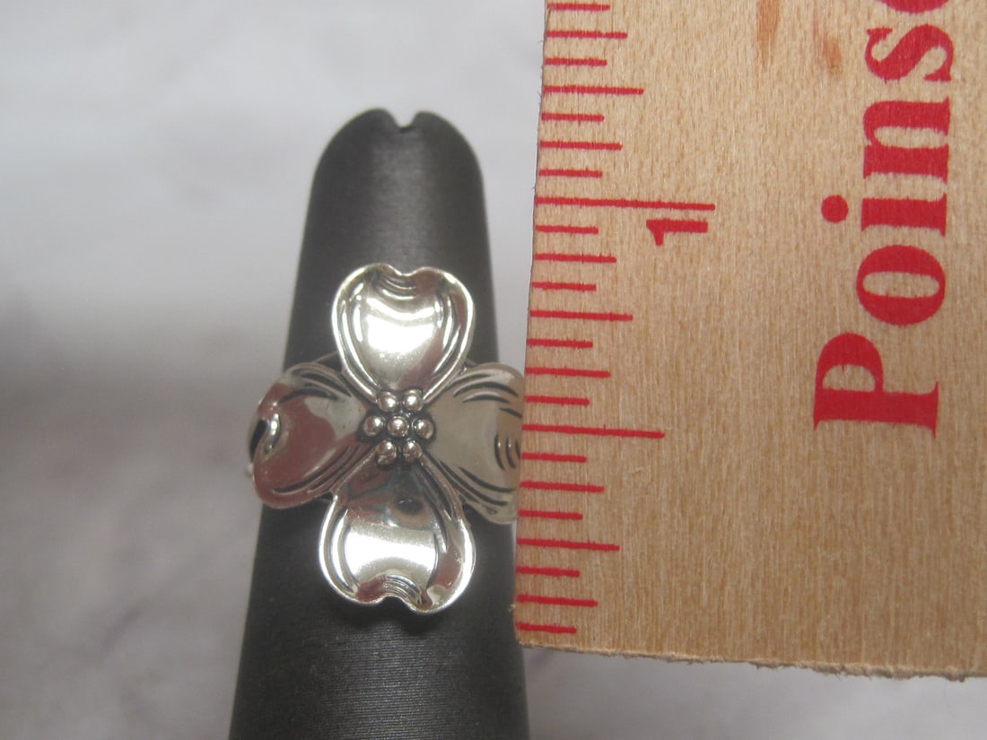 Sterling Silver Vintage Beau Dogwood Flower Ring - 5