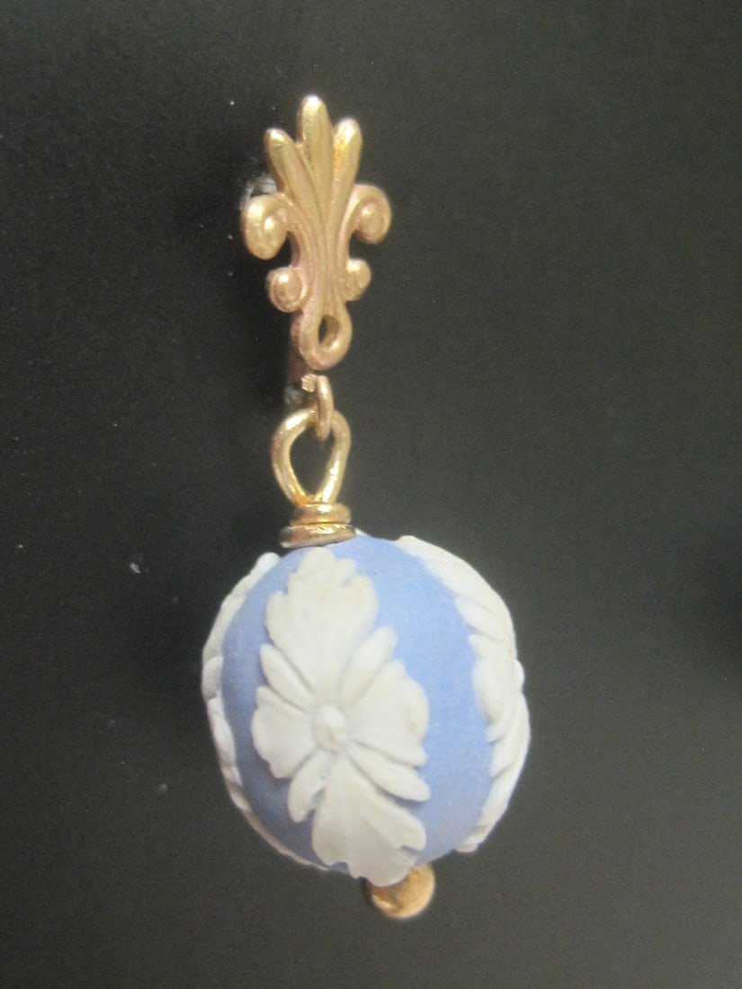 14k Gold Wedgwood Jasper Pierced Earrings - 3