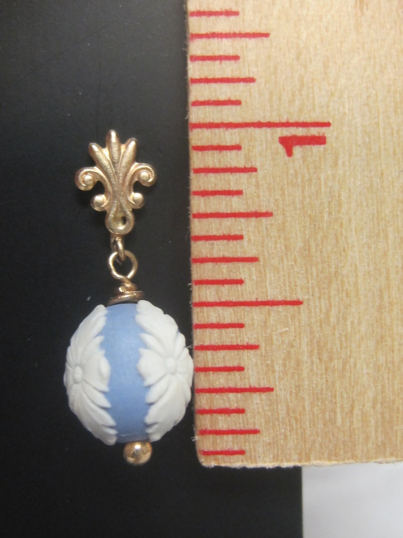 14k Gold Wedgwood Jasper Pierced Earrings - 4