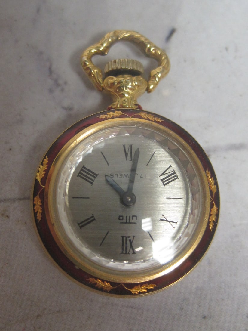 Utto Swiss Enamel Ladies Pendant 17 Jewel Watch: Runs 