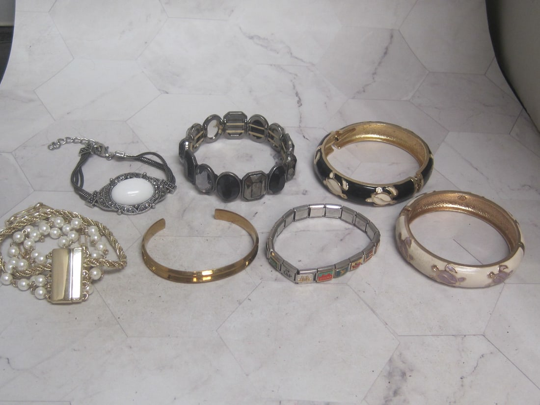 Estate Lot of 7 Bracelets: Some New/Vintage/Signed 