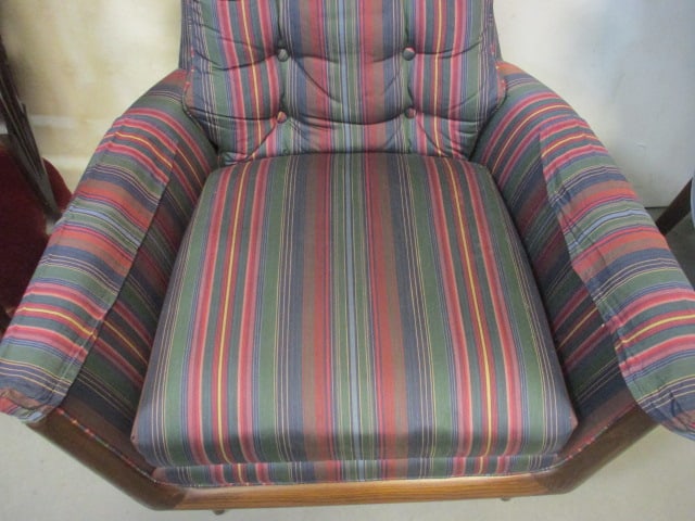 Mid-Century Modern Lounge Chair with Wood Trim - 3