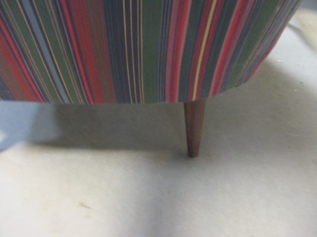 Mid-Century Modern Lounge Chair with Wood Trim - 9