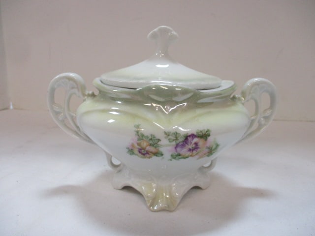 Ceramic Decorative Soup Tureen With Pansies and Sculpted Handles: .