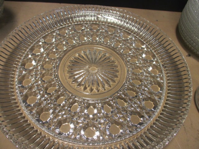 17 Piece Glassware Set-Serving Plates, 8 Small Plates, 5 Bowls, 2 Cups - 2