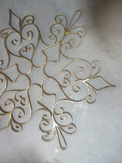 Gold-Colored Sculptural Metal Wall Hanging - 3