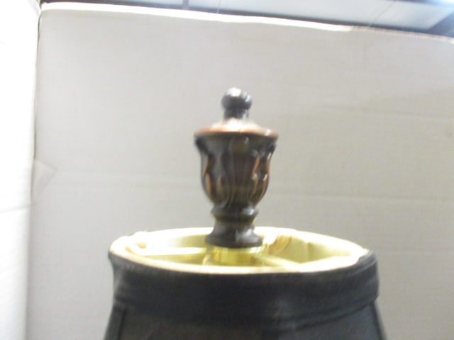 Pair of Sculpted Pineapple Buffet Lamps - 3